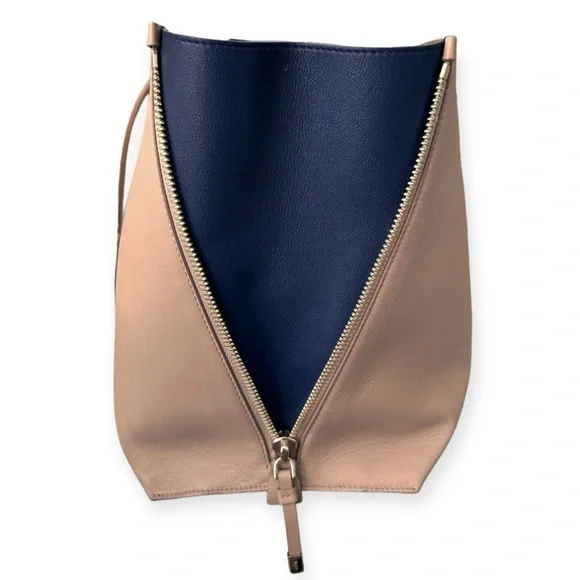 Salvatore Ferragamo Large Jet Set Shoulder Tote Bag - Picture 6 of 14